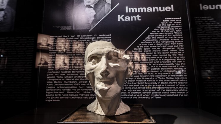 Immanuel Kanti surimask Tartu Ülikooli kunstimuuseumis.